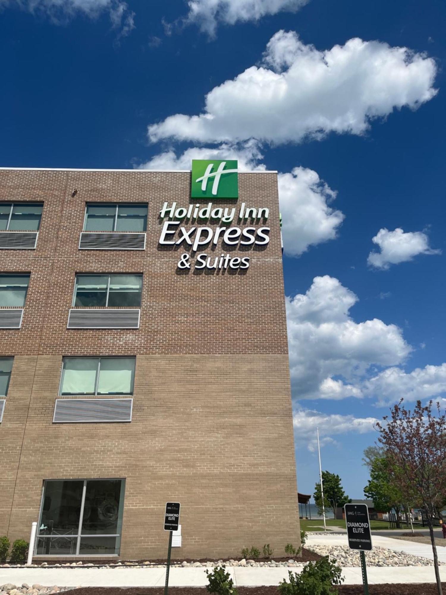 Holiday Inn Express & Suites Oscoda By Ihg מראה חיצוני תמונה